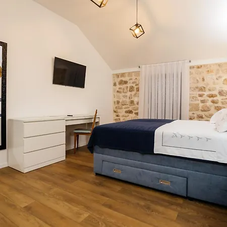 Dirada Villa *